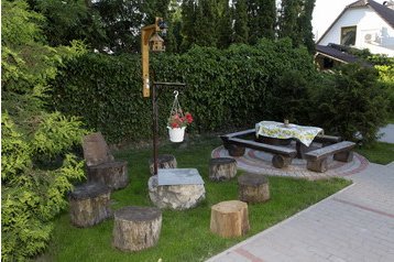 Hungrie Privát Egerszalók, Extérieur